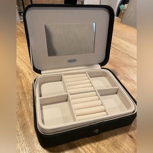 MELE Giana Fabric Jewelry Box